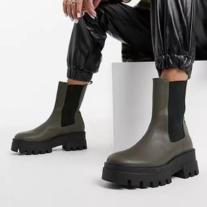 PULL&BEAR Green Chelsea Boots